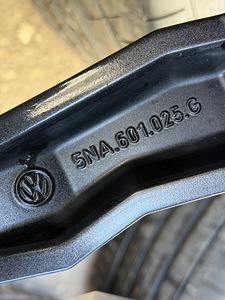 20" оригинальные диски Volkswagen 5x112 + летние шины 255/40/20 (10 фото из 10)