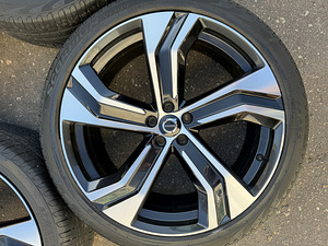 22" оригинальные диски Volvo XC90 5x108 + летние шины 7мм (6 фото из 10)
