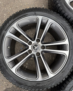18" оригинальные диски Mercedes-Benz 5x112 + шипованные шины 225/45 (6 фото из 8)