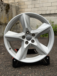 19" оригинальные диски Audi 5x112 (1 фото из 9)