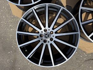 22" оригинальные диски Mercedes-Benz GLS/GLE 5x112 (одинаковой ширины) (5 фото из 9)