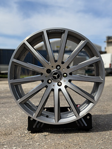 22" оригинальные диски Mercedes-Benz GLS/GLE 5x112 (одинаковой ширины) (1 фото из 9)