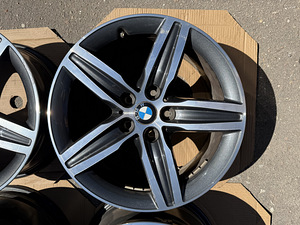 17" оригинальные диски BMW стиль 379 5x112 (серия 2) + датчик (3 фото из 10)