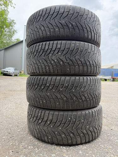 215/45/17 шины Kumho с шипами 7-8мм
