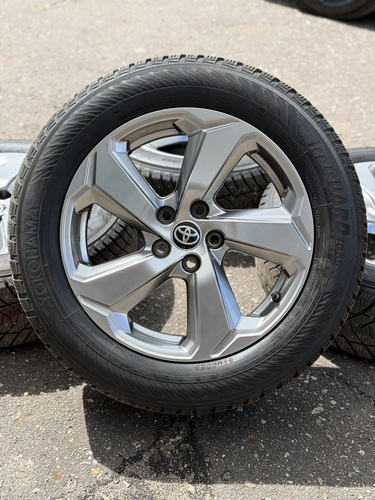 18" оригинальные диски Toyota 5x114,3 + шипованные шины 225/60/18