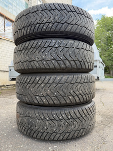 18" оригинальные диски Toyota 5x114,3 + шипованные шины 225/60/18 (7 фото из 9)