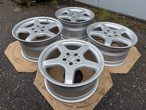 18" оригинальные диски Mercedes-Benz AMG разной ширины 5x112 (2 фото из 10)