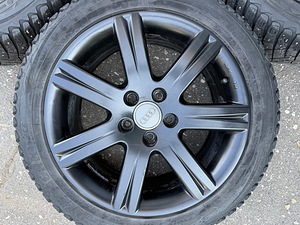 17" оригинальные диски Audi 5x112 + шипованные шины 235/45/17 (7 мм) (3 фото из 10)