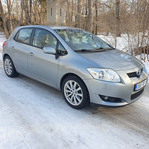 Toyota Auris 2.0 D-4D 93kw 2009a (2 foto / 9)