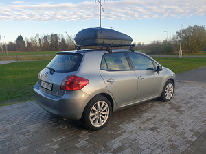 Toyota Auris 2.0 d-4d 2009 (2 foto / 8)