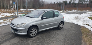 Peugeot 206 quicksilver 1.6 80kw bensiin (1 foto / 14)