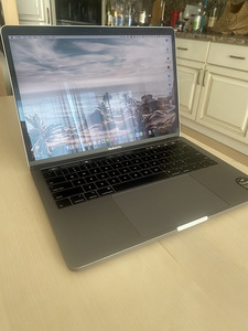 Macbook pro Touch bar 512gb (1 foto / 4)