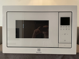 Mikrolaineahi electrolux (1 foto / 4)