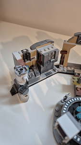 LEGO Star Wars - The Armorer's Mandalorian Forge 75319 (4 foto / 6)