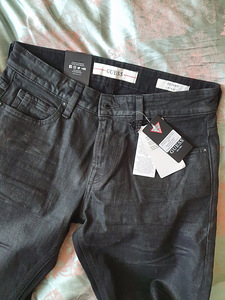 Guess (2 фото из 3)