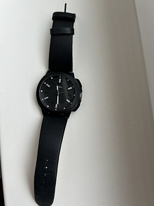 Guess (1 foto / 2)