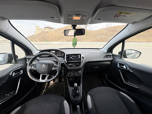 Продается PEUGEOT 208 2016 года бензин механика 60 кВт (5 фото из 7)