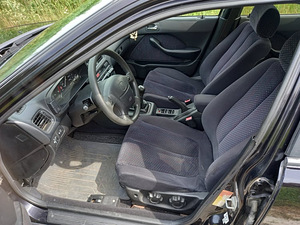 Honda Accord (5 foto / 10)