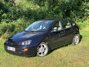 Ford Focus 1.8TDDi 66kw Ghia (2 foto / 10)