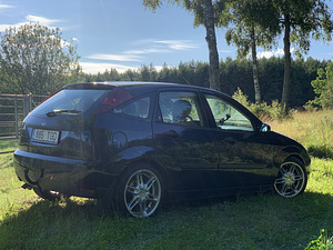 Ford Focus 1.8TDDi 66kw Ghia (3 foto / 10)