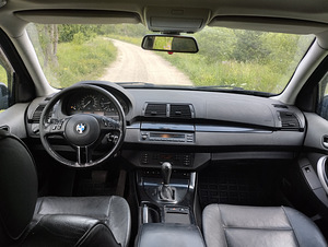 BMW x5 3.0i (1 foto / 5)