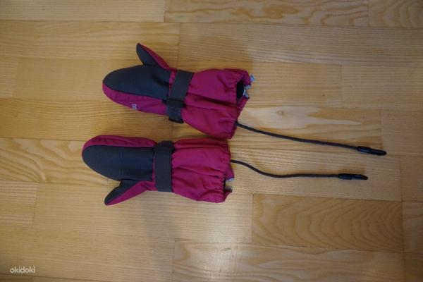Зимний комбинезон и перчатки (фото #6)