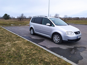 VW Touran 1,6 75kw Bensiin (4 foto / 9)
