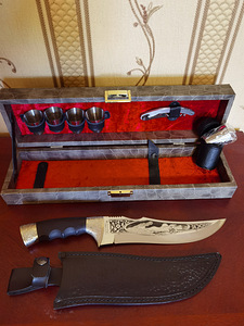 Подарочный набор охотничьего ножа.