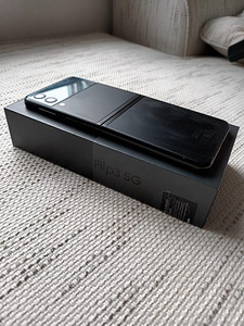 Galaxy z flip3 5g 256gb (3 foto / 4)