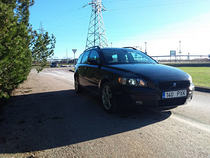 Volvo v50 (1 фото из 5)