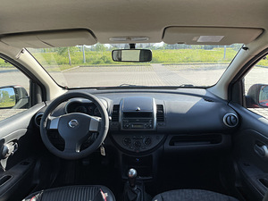 Nissan Note (8 фото из 10)