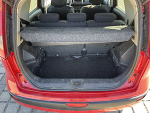 Nissan Note (9 фото из 10)