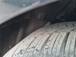 BMW e90 330xd 2007 (11 foto / 14)