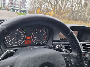 BMW e90 330xd 2007 (4 foto / 14)