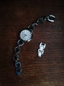 Женские часы DKNY (1 фото из 4)