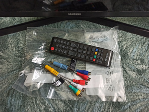 Samsung 43 4K TV, UE43KU6072U (3 foto / 5)