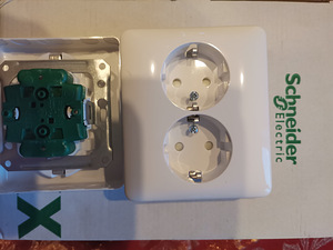 Schneider Electric (1 фото из 3)