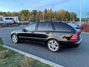 Mercedes Benz C180 2.0 95kW Бензин/Механика (3 фото из 9)