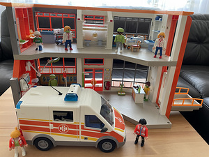Lego playmobil City Life Hospital (1 foto / 9)