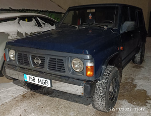 Nissan Patrol GR/Y60 (6 foto / 8)