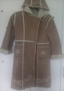 Шуба 134/140 (2 фото из 3)