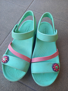 Сандалии Crocs J2 (1 фото из 3)