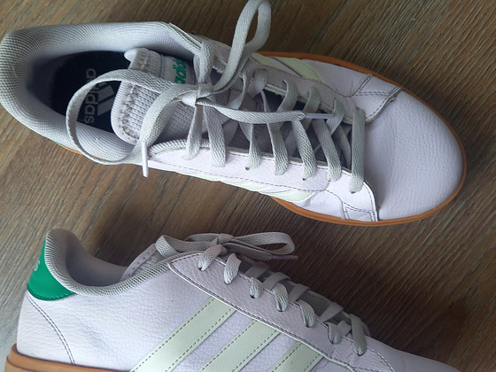 Кроссовки Adidas, р. 41,5