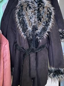 Куртка женская (2 фото из 4)