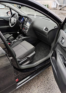 Citroen C4 Collection (9 фото из 13)