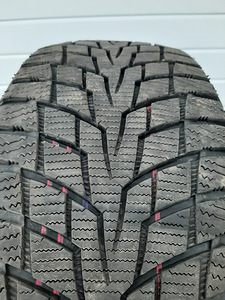 Lamellrehv Nankang Ice Activa Ice-1 205/55 R16 94Q XL (2 foto / 6)