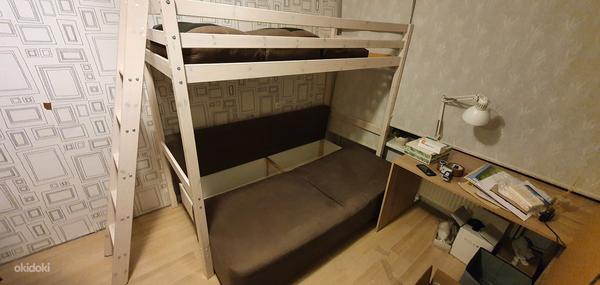 Двухъярусная кровать с лестницей (фото #2)