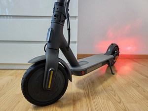 Xiaomi Mi Electric Scooter 1S (3 foto / 9)
