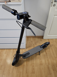 Xiaomi Mi Electric Scooter 1S (3 foto / 10)