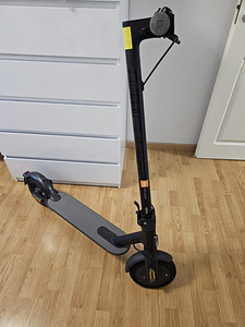 Xiaomi Mi Electric Scooter 1S (4 foto / 10)